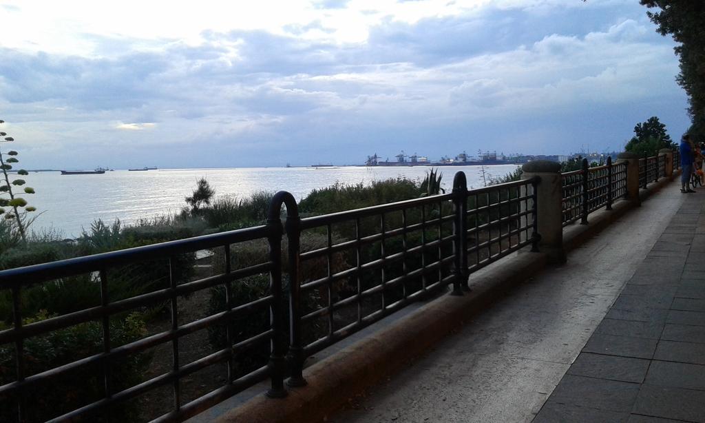 Al Chiaro Di Luna Taranto Esterno foto