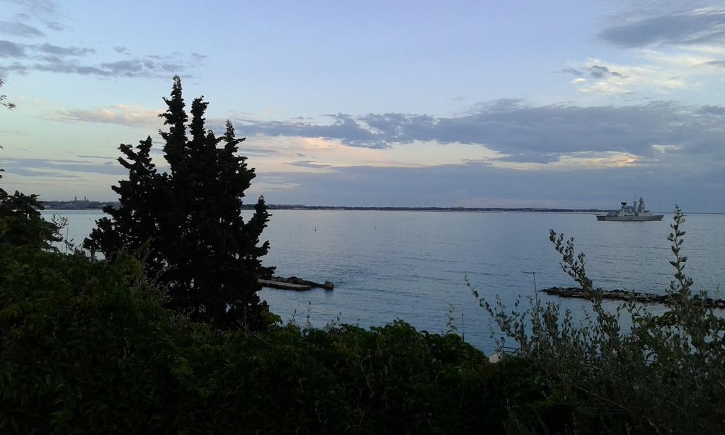 Al Chiaro Di Luna Taranto Esterno foto